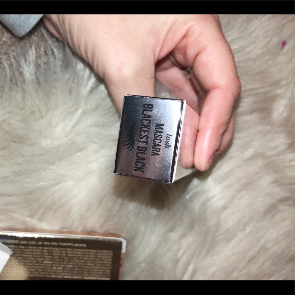 Unboxed mascara - Picture 2 of 2